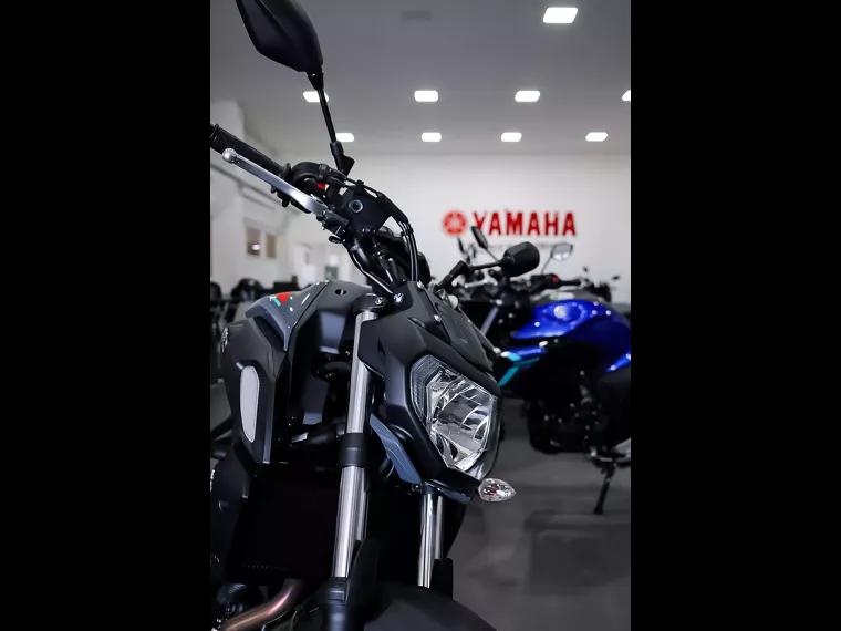 Yamaha MT-07 Cinza 8