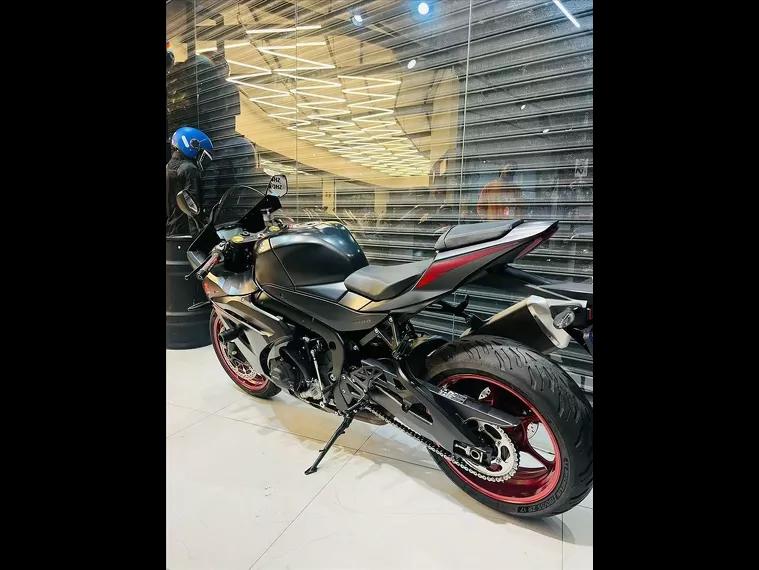 Suzuki GSX-R Preto 4