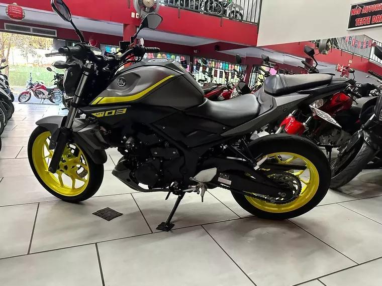 Yamaha MT-03 Cinza 18