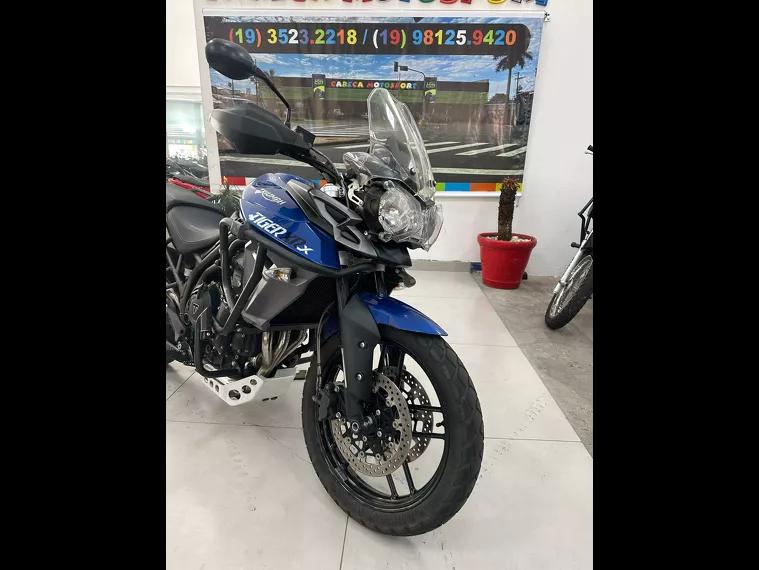 Triumph Tiger 800 Azul 16