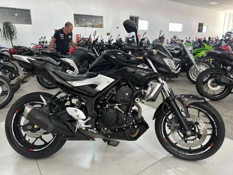 Yamaha MT-03 Preto 4