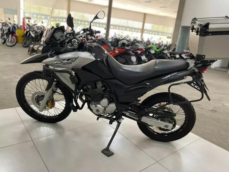 Honda XRE 300 Prata 12