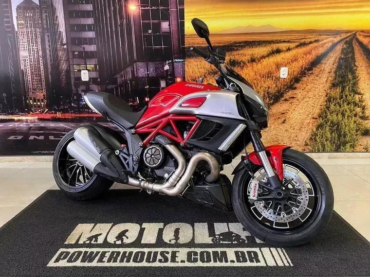 Ducati Diavel Vermelho 4