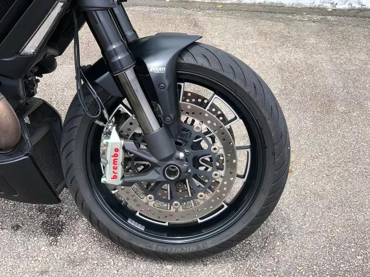 Ducati Diavel Preto 12