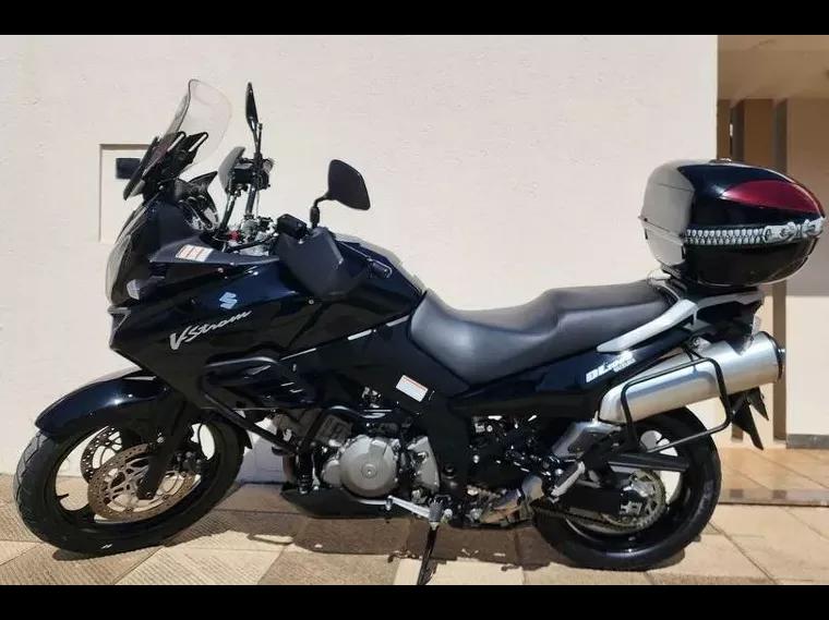 Suzuki V-Strom Preto 1