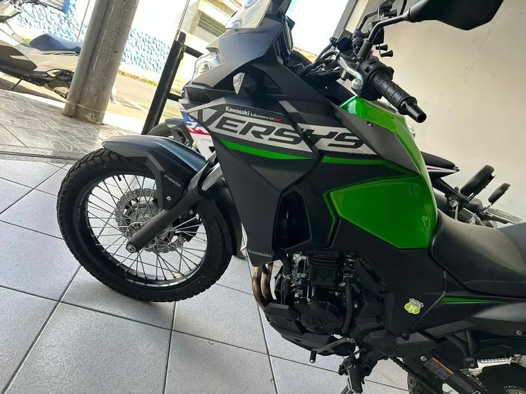 Kawasaki Versys Preto 31