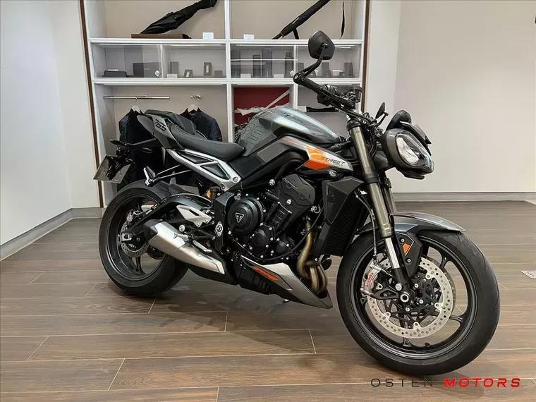 Triumph Street Triple Prata 1