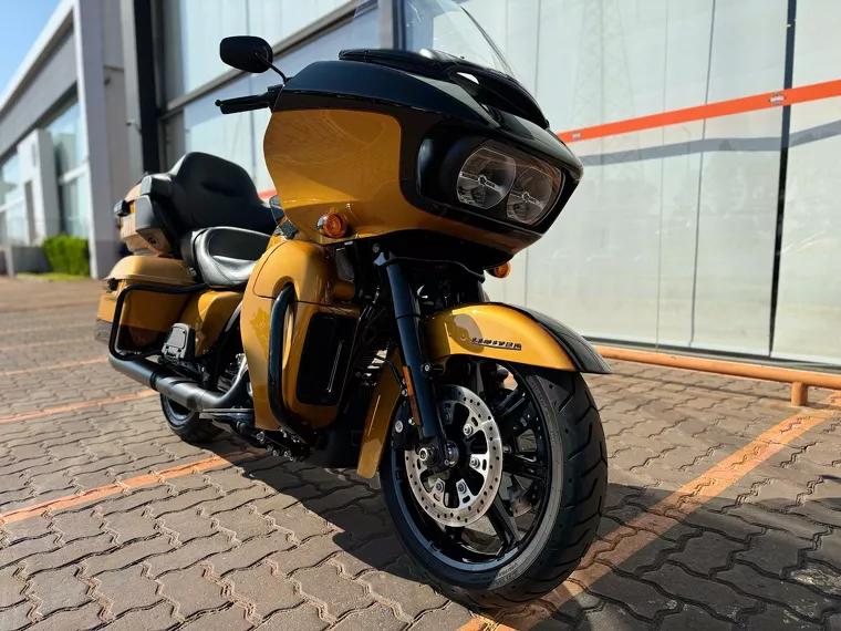 Harley-Davidson Road Glide Dourado 2