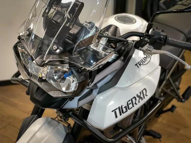 Triumph Tiger 800 Branco 13