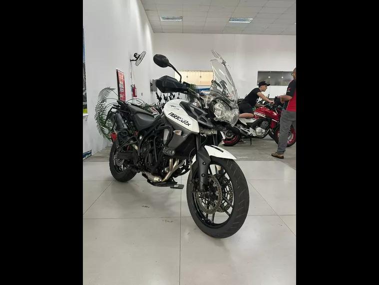 Triumph Tiger 800 Branco 10