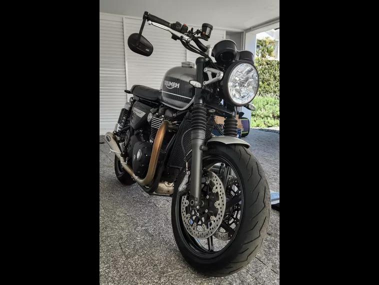 Triumph Speed Twin Prata 9