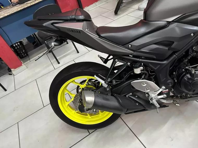 Yamaha MT-03 Cinza 21