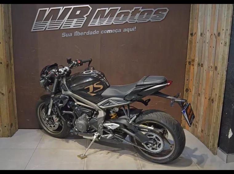 Triumph Street Triple Preto 4