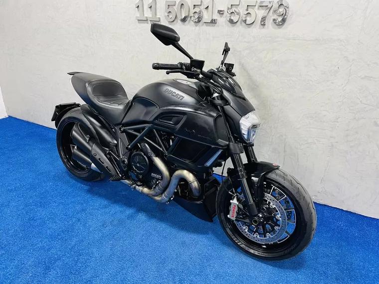 Ducati Diavel Preto 16