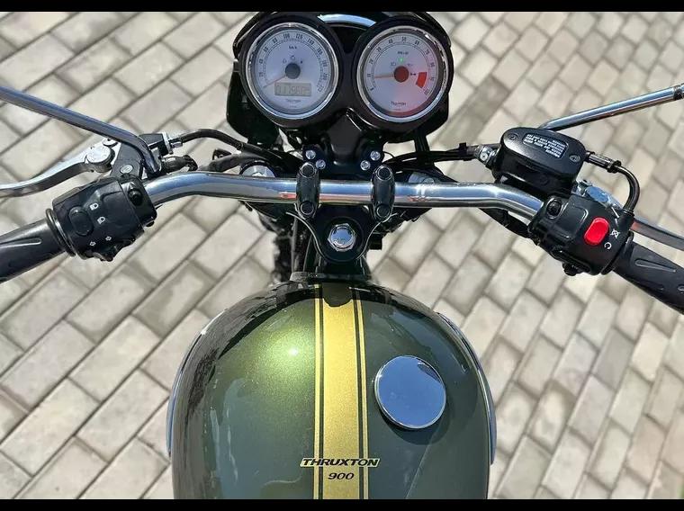 Triumph Thruxton Verde 12