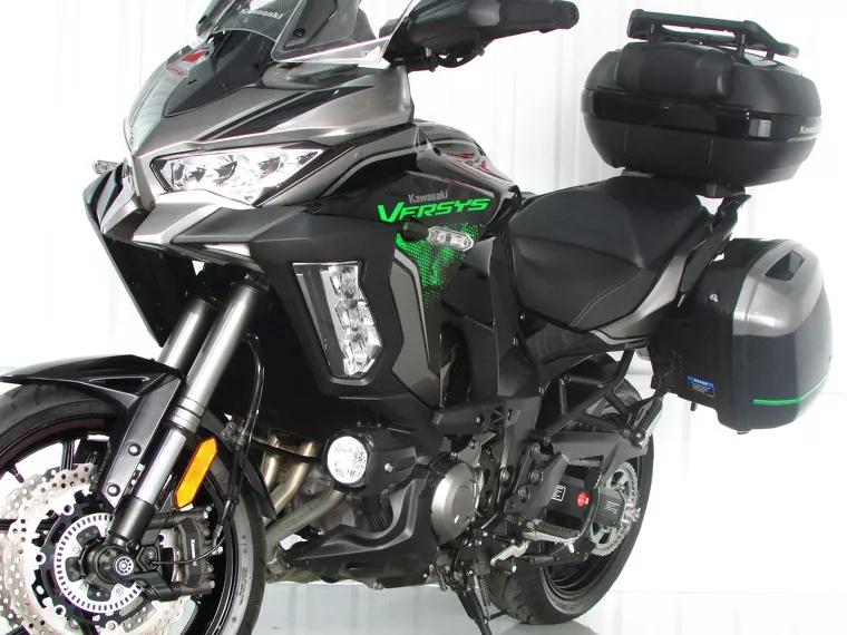 Kawasaki Versys Cinza 4