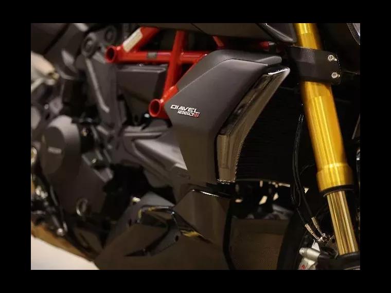 Ducati Diavel Preto 16