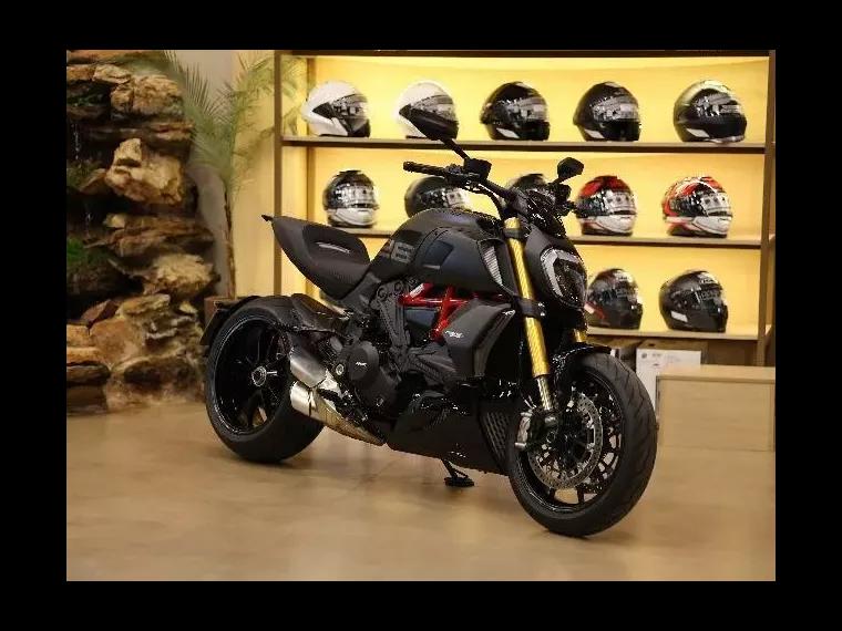 Ducati Diavel Preto 1