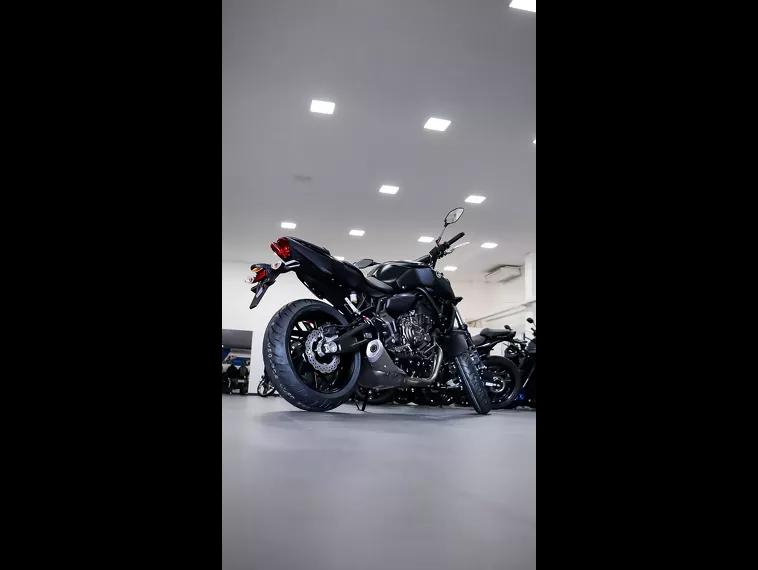 Yamaha MT-07 Cinza 15