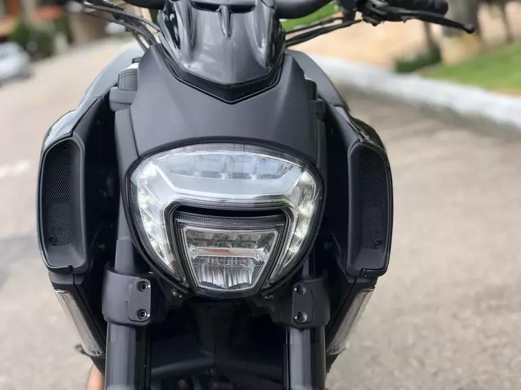 Ducati Diavel Preto 11