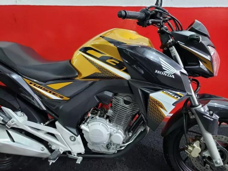 Honda CB Twister Amarelo 10