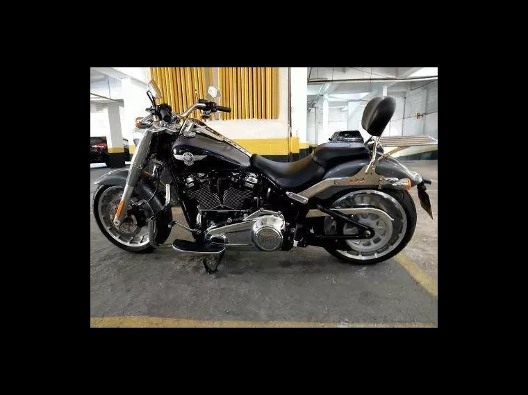 Harley-Davidson Fat Boy Cinza 3