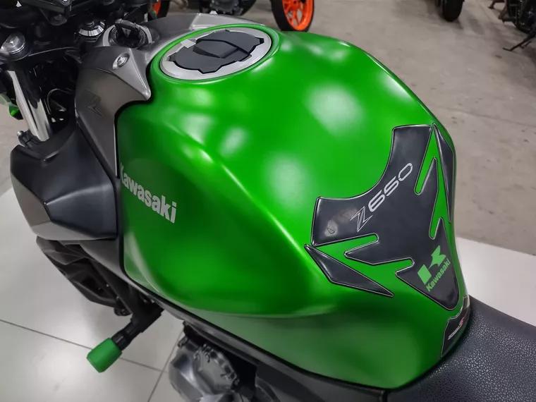 Kawasaki Z 650 Verde 10