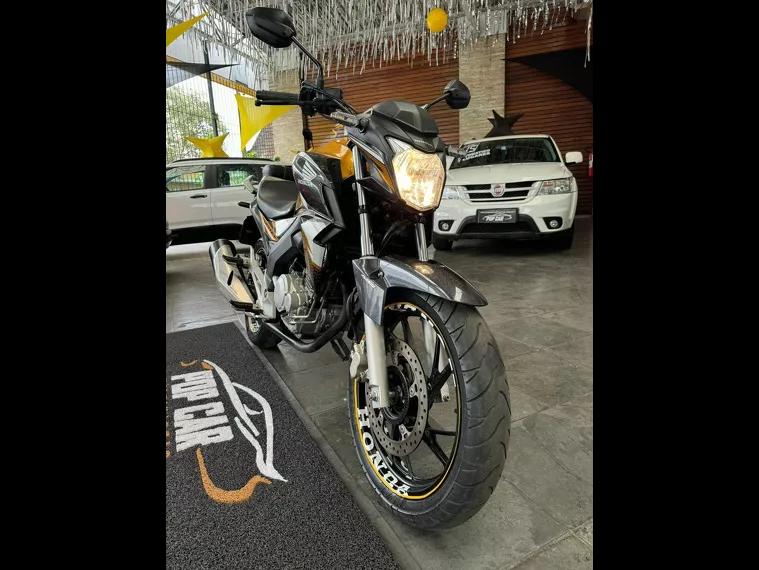 Honda CB Twister Amarelo 9