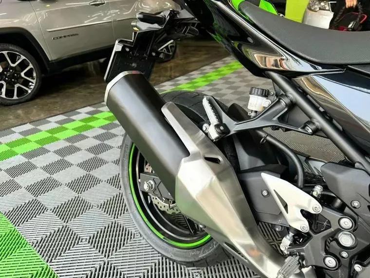 Kawasaki Ninja Preto 14