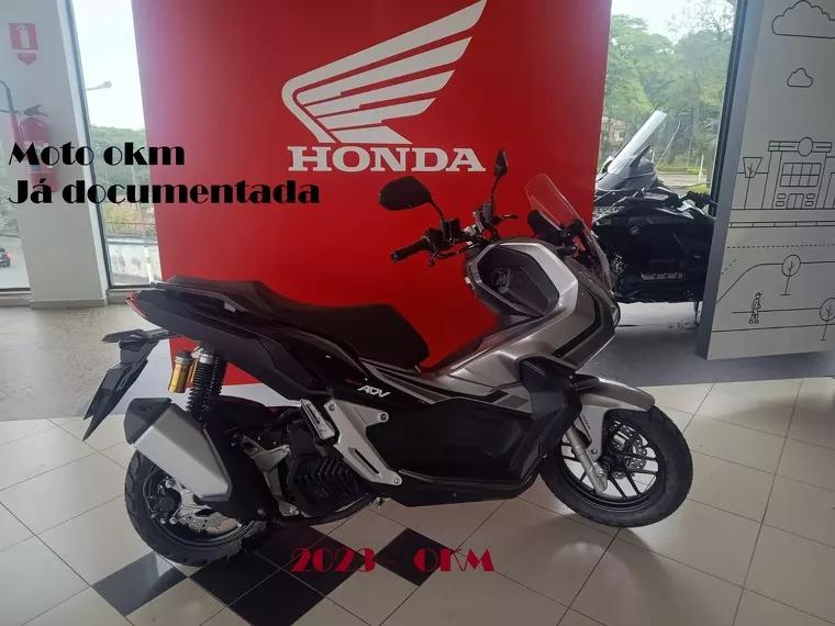 Honda Honda ADV Prata 1