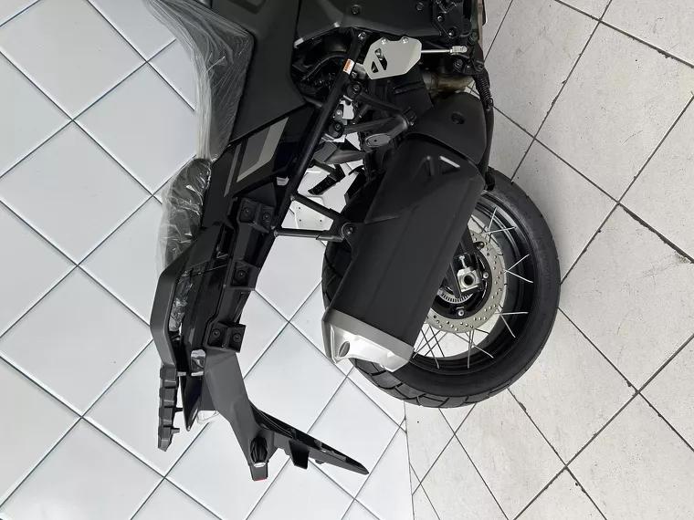 Suzuki V-Strom Preto 3