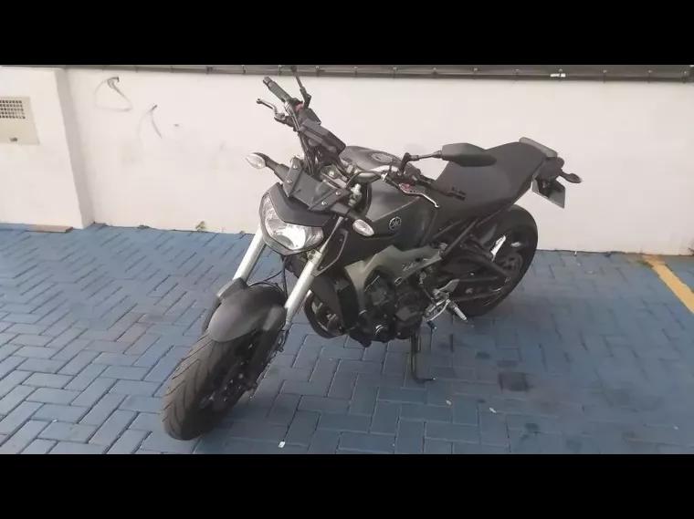 Yamaha MT-09 Cinza 1