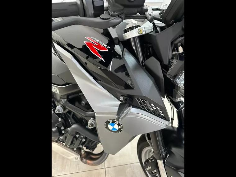 BMW F 900 Preto 25