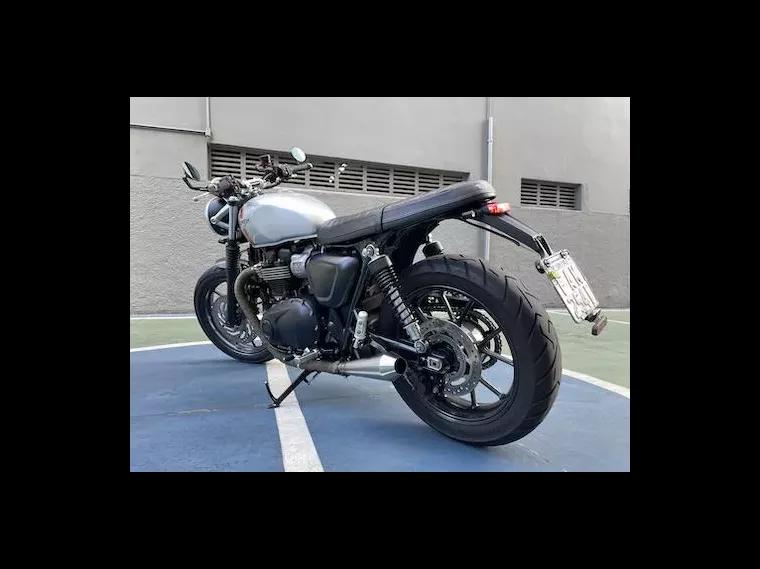 Triumph Street Twin Prata 2