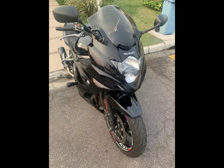 Suzuki GSX Preto 6