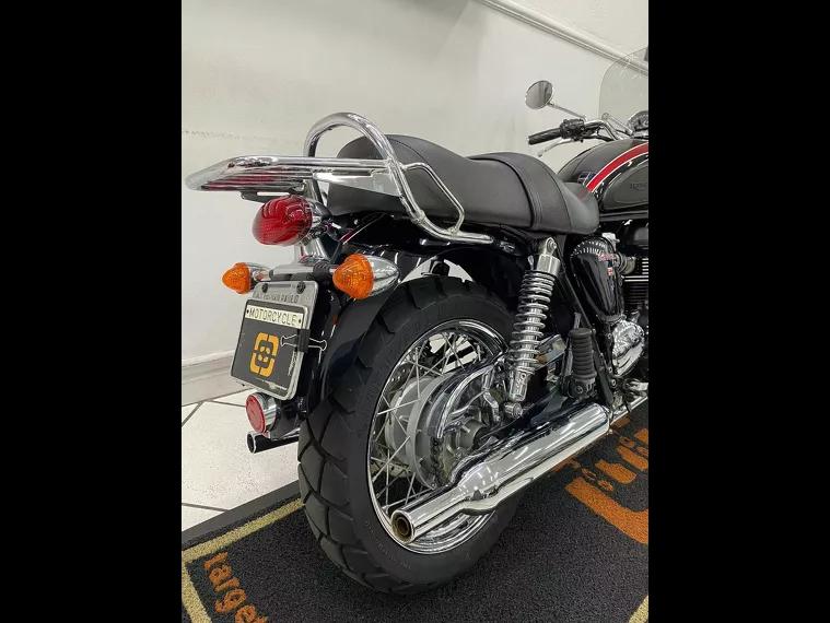 Triumph Bonneville Preto 8