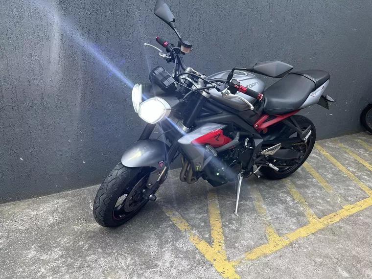 Triumph Street Triple Cinza 13