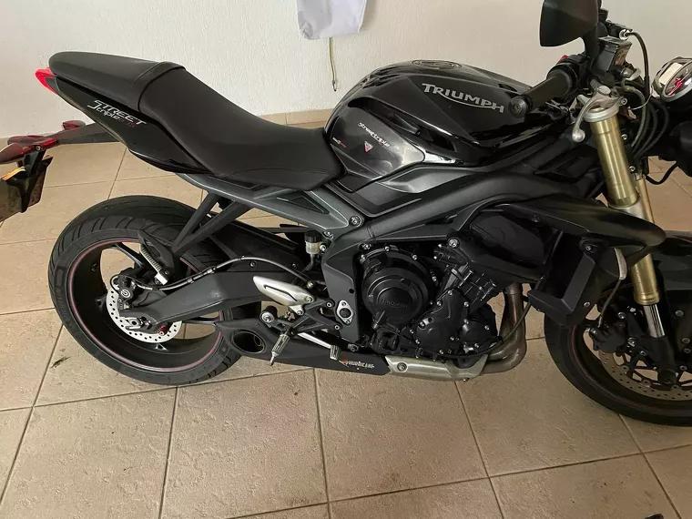 Triumph Street Triple Preto 7