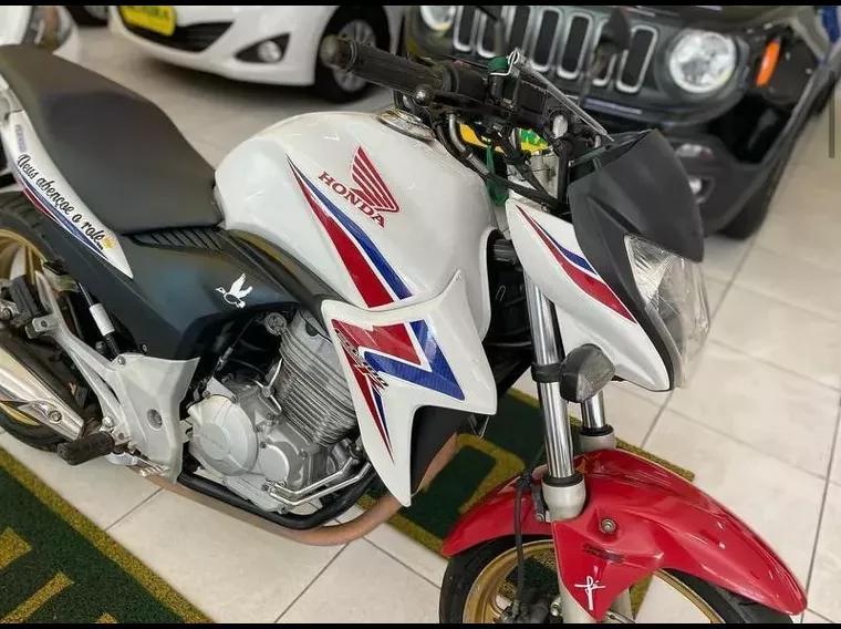 Honda CB 300 Branco 5