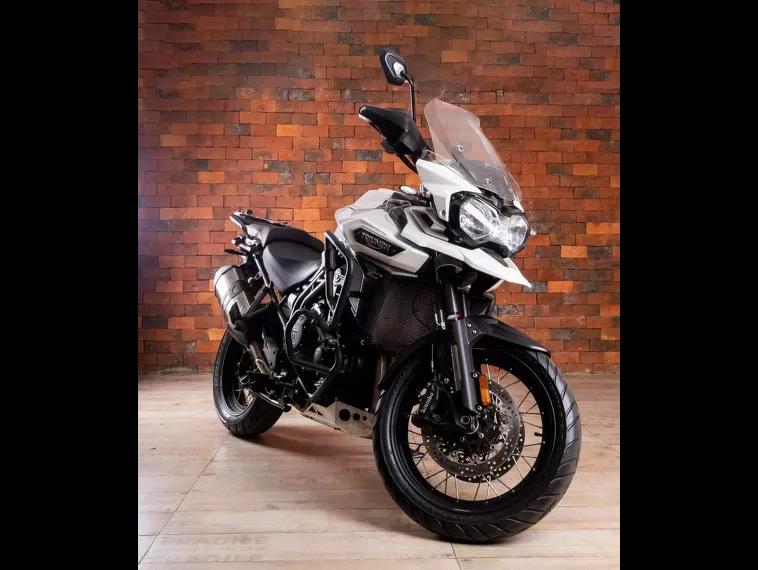 Triumph Tiger Branco 1