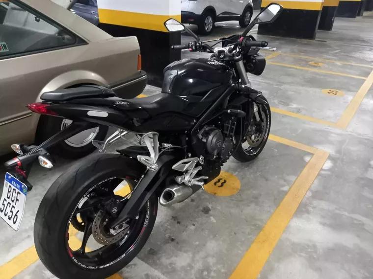 Triumph Street Triple Preto 5