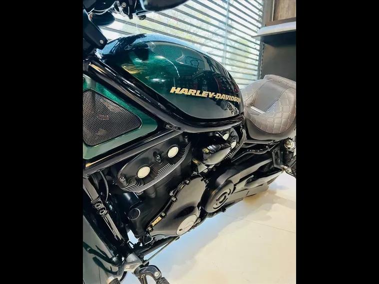Harley-Davidson V-Rod Verde 12