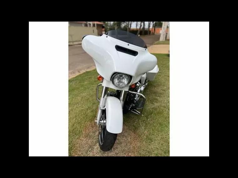 Harley-Davidson Street Glide Branco 5