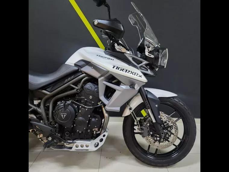 Triumph Tiger 800 Branco 7