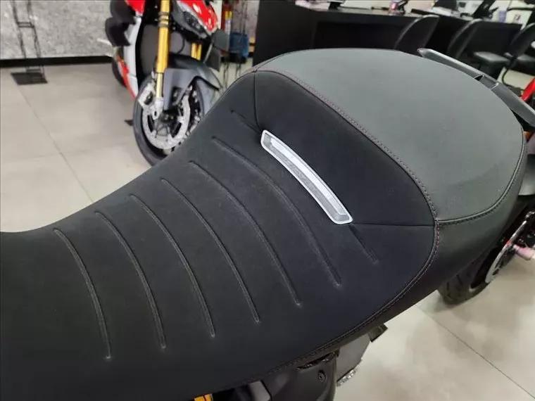 Ducati Diavel Preto 9