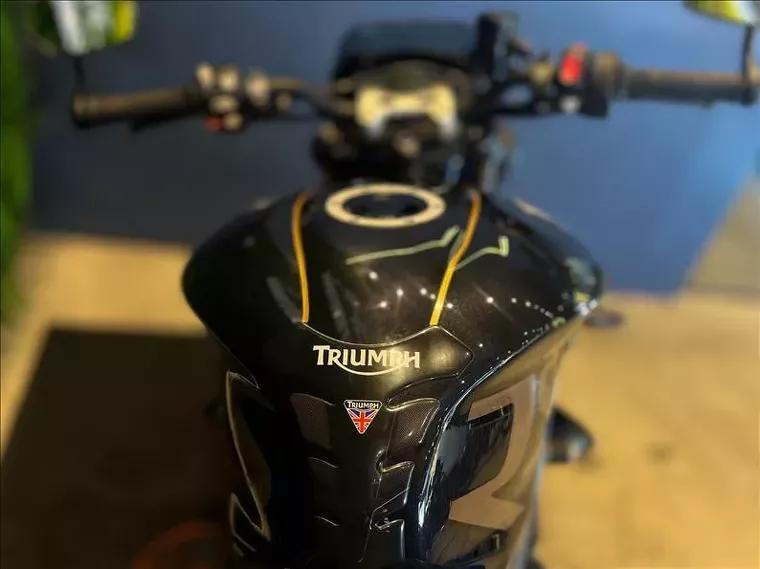 Triumph Street Triple Preto 3