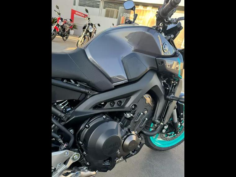 Yamaha MT-09 Cinza 19