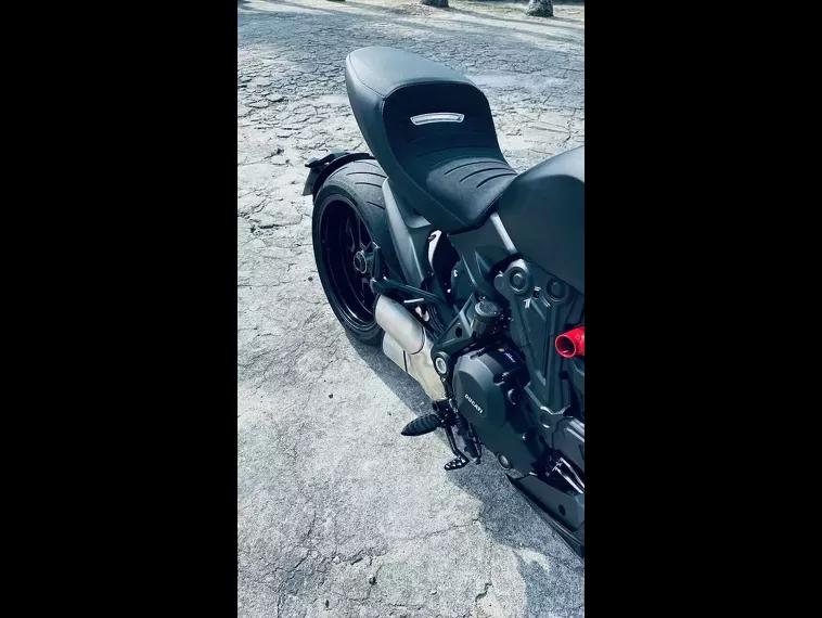 Ducati Diavel Preto 15