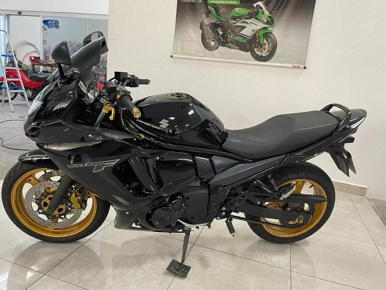 Suzuki GSX Preto 7