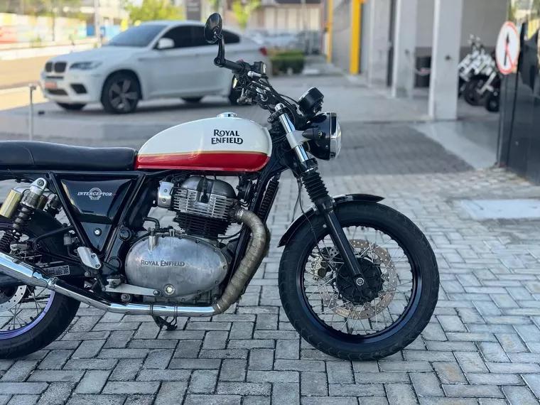 Royal Enfield Interceptor Branco 9